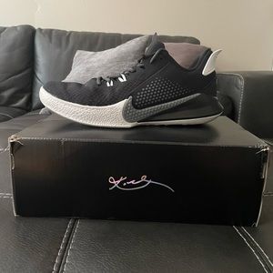 Mamba Fury shoes, lightly used